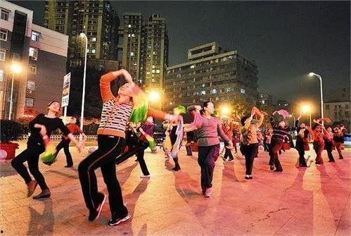 娛樂(lè)吃瓜醬廣場(chǎng)舞,娛樂(lè)吃瓜醬帶你領(lǐng)略全民運(yùn)動(dòng)風(fēng)采