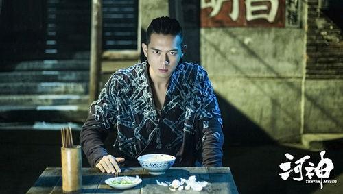 穿書(shū)吃瓜娛樂(lè)圈文男主,男主的吃瓜日常