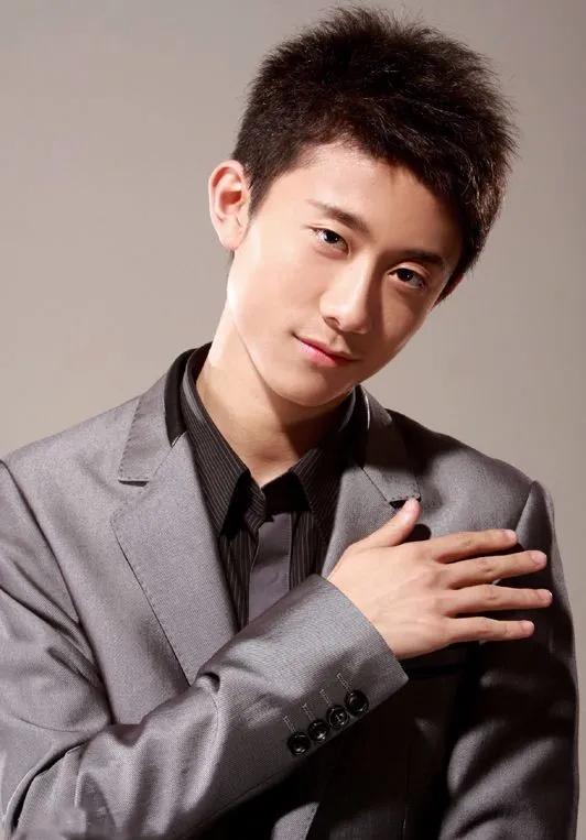 張一山娛樂圈吃瓜視頻,揭秘明星幕后生活