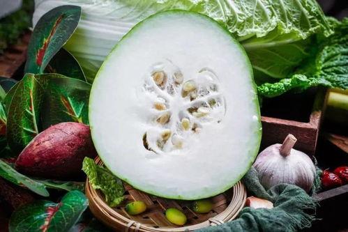 東瓜娛樂中老年吃瓜,中老年群體樂享“吃瓜”時光