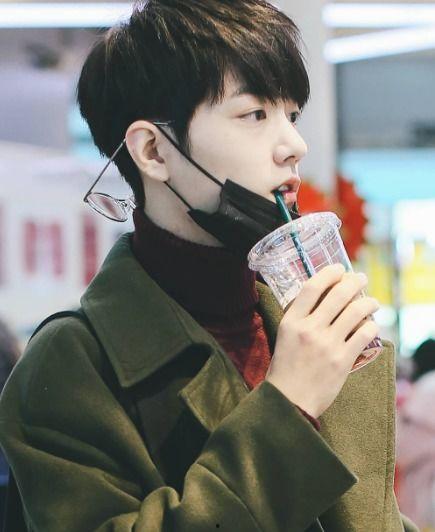 肖戰(zhàn)吃瓜的娛樂(lè)者叫什么,揭秘娛樂(lè)界幕后大瓜，揭秘娛樂(lè)者神秘身份