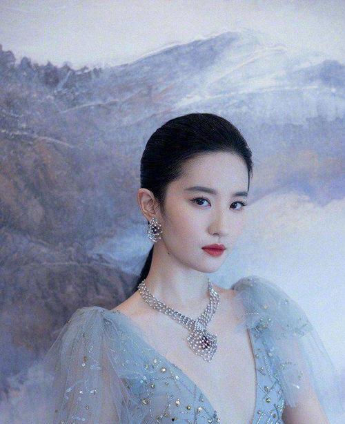 娛樂(lè)圈吃瓜劉亦菲是誰(shuí),娛樂(lè)圈吃瓜界的焦點(diǎn)人物