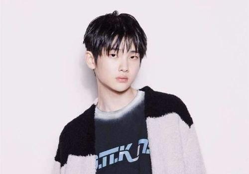 娛樂吃瓜黃明昊微博,娛樂熱點(diǎn)一網(wǎng)打盡