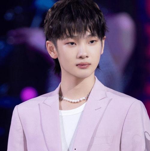 娛樂吃瓜黃明昊微博,娛樂熱點(diǎn)一網(wǎng)打盡