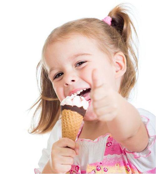 娛樂(lè)吃瓜君寶寶倒水,揭秘寶寶倒水背后的溫馨瞬間