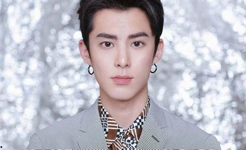 吃瓜娛樂(lè)醬王鶴棣,從吃瓜娛樂(lè)醬到當(dāng)紅小生的華麗蛻變