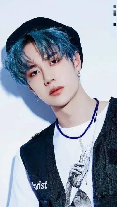 吃瓜娛樂王一博肖戰(zhàn)微博,吃瓜群眾紛紛圍觀！”