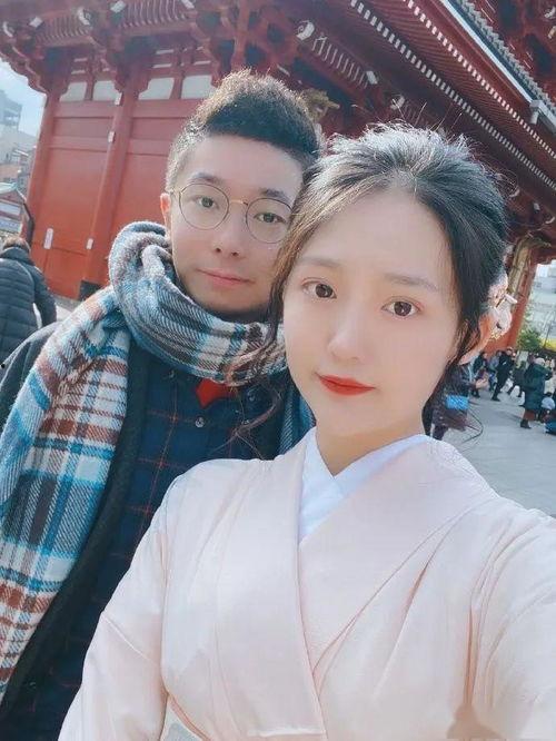 女主進(jìn)入娛樂(lè)圈吃瓜,女主的吃瓜成長(zhǎng)記