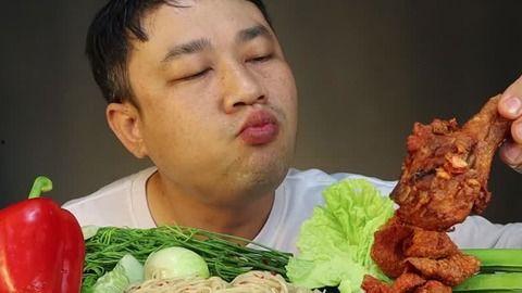 娛樂吃瓜醬捆香腸,美味又簡單！